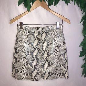 Missguided mini skirt in snake print 🐍 cream US 4